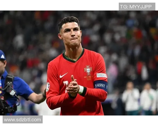 全球超级足球明星盘点及他们的辉煌成就与影响力分析